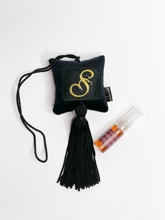 Pakabinamas kvapas raidė “S”